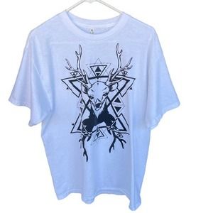Deer Shirt Mens Large‎ White Black Deer Triangle Hunting Nature Graphic T-shirt